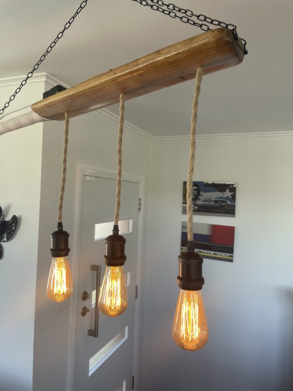 Cricket bat chandelier - Image 2